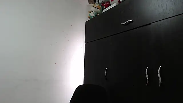 Snapshot of Zoe--khalL chatting on November 29, 2025, 5:05 pm Zoe--khalL online show from November 29, 2025, 5:05 pm