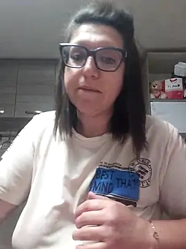 Snapshot of carolyne2023 chatting on May 12, 2026, 8:06 pm carolyne2023 online show from May 12, 2026, 8:06 pm