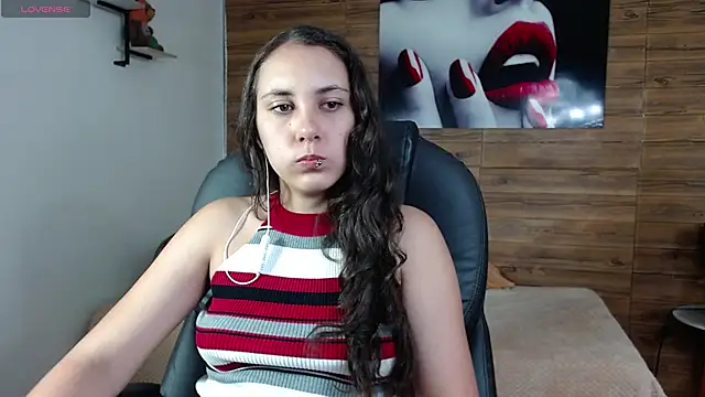 xlunna online show from November 9, 2025, 3:21 pm