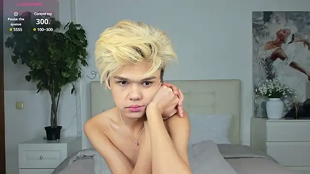 Felix Rey online show from March 18, 2025, 5:53 pm