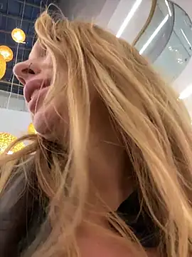 Snapshot of Sweet___Emily chatting on February 4, 2025, 2:53 pm Sweet Emily online show from February 4, 2025, 2:53 pm