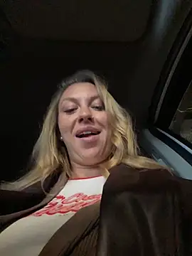 Snapshot of Sweet___Emily chatting on November 8, 2025, 12:49 pm Sweet Emily online show from November 8, 2025, 12:49 pm