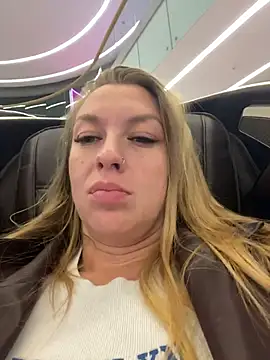 Snapshot of Sweet___Emily chatting on November 12, 2025, 4:40 pm Sweet Emily online show from November 12, 2025, 4:40 pm