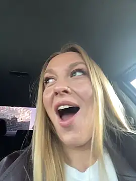 Snapshot of Sweet___Emily chatting on November 14, 2025, 11:53 am Sweet Emily online show from November 14, 2025, 11:53 am