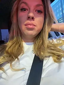 Snapshot of Sweet___Emily chatting on December 15, 2025, 1:04 pm Sweet Emily online show from December 15, 2025, 1:04 pm