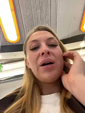 Snapshot of Sweet___Emily chatting on December 19, 2025, 12:12 pm Sweet Emily online show from December 19, 2025, 12:12 pm