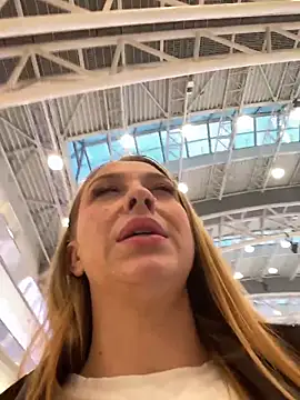 Snapshot of Sweet___Emily chatting on December 22, 2025, 12:13 pm Sweet Emily online show from December 22, 2025, 12:13 pm