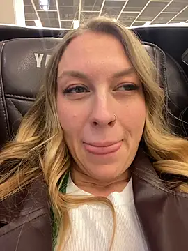 Snapshot of Sweet___Emily chatting on January 18, 2026, 1:15 pm Sweet Emily online show from January 18, 2026, 1:15 pm