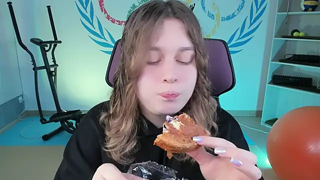 FioraMarmoris online show from January 24, 2025, 9:17 am