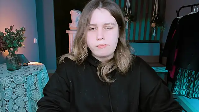 FioraMarmoris online show from February 28, 2025, 9:36 am