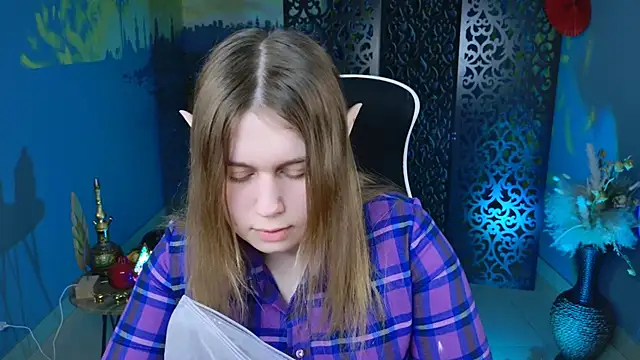 FioraMarmoris online show from March 11, 2025, 4:18 pm