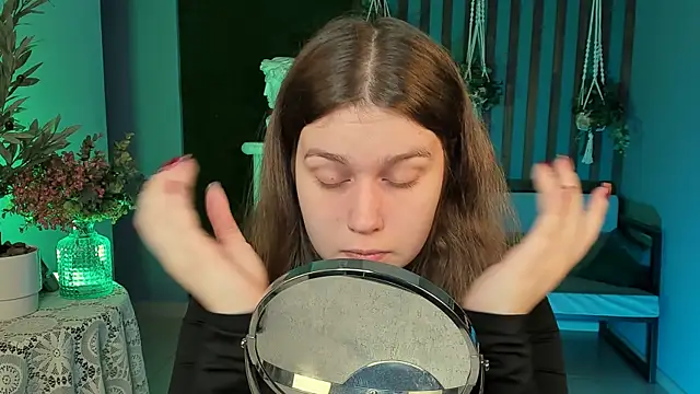 FioraMarmoris online show from October 3, 2025, 5:26 am