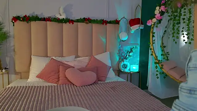 Eva Natsumi online show from December 13, 2024, 5:16 am