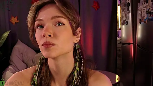 Eva Natsumi online show from November 3, 2025, 5:03 pm