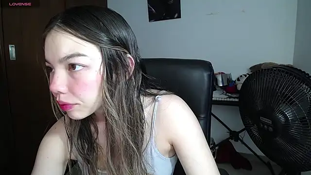 venelope1 online show from February 11, 2025, 3:29 am