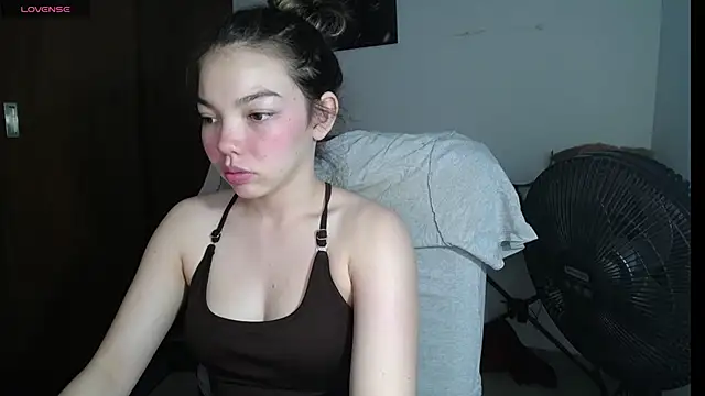 venelope1 online show from February 14, 2025, 3:43 am