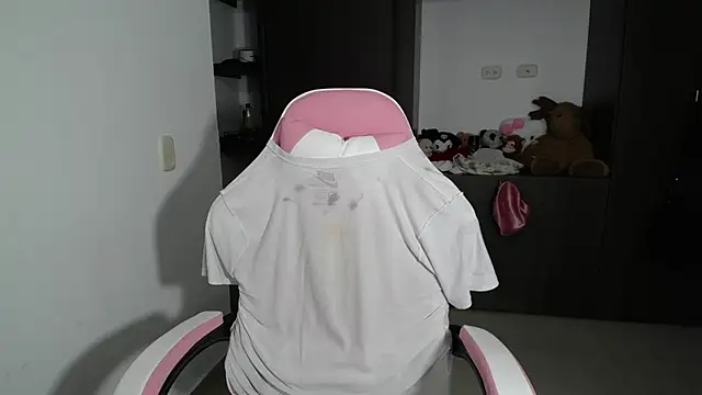 Snapshot of venelope1 chatting on May 17, 2026, 2:53 am venelope1 online show from May 17, 2026, 2:53 am