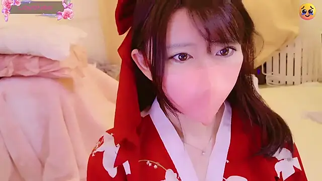 maii- online show from March 18, 2025, 7:10 pm