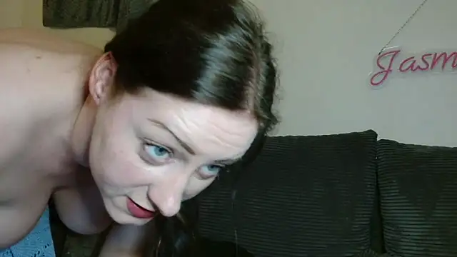 Jasmin-White online show from March 12, 2026, 6:47 pm