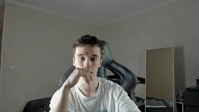 MasonWarholl online show from March 19, 2025, 9:16 pm