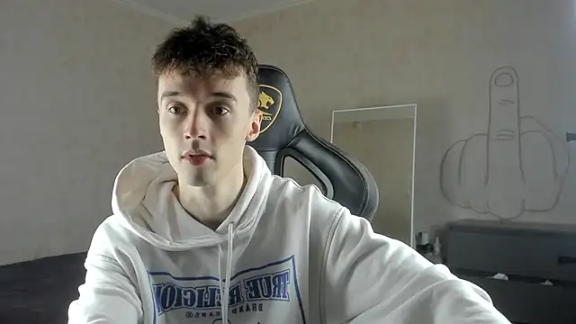 MasonWarholl online show from September 28, 2025, 2:39 am