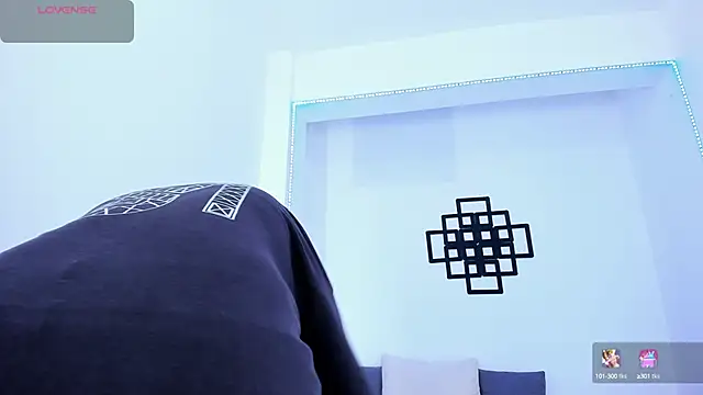 Tinny and Candy online show from September 23, 2025, 10:18 am