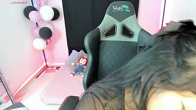 zoesullivan online show from December 2, 2024, 10:07 am