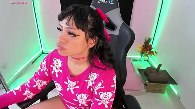 zoesullivan online show from December 30, 2024, 9:48 am