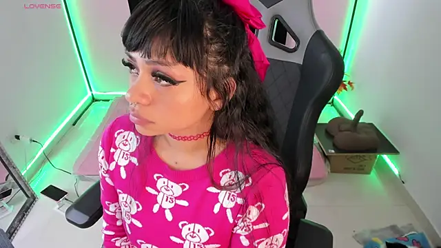 zoesullivan online show from December 30, 2024, 12:52 pm