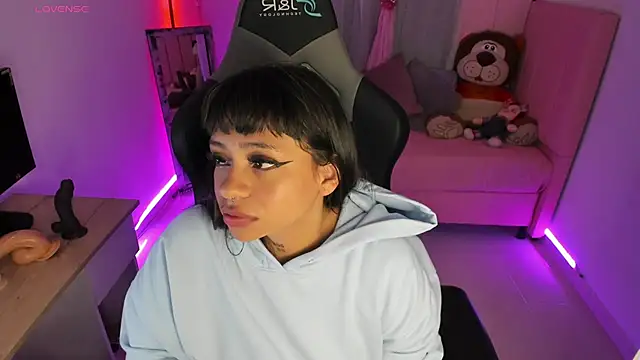 zoesullivan online show from March 21, 2025, 9:12 am