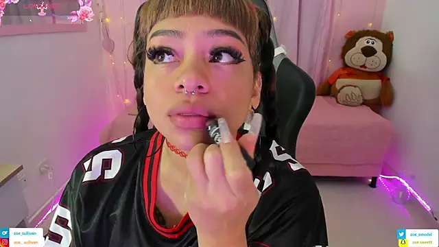 zoesullivan online show from November 6, 2025, 9:43 am