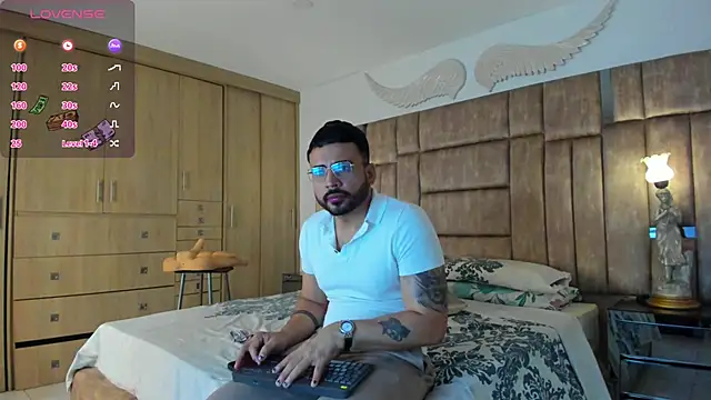 petterwilly1 online show from February 10, 2025, 6:35 pm