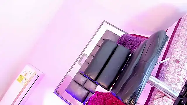 Snapshot of ShantalGirs chatting on February 12, 2025, 6:51 am ShantalGirs online show from February 12, 2025, 6:51 am