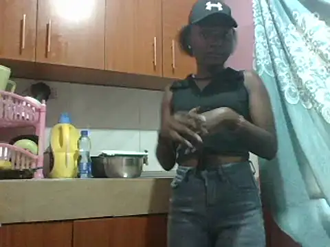 petite 12 online show from January 15, 2025, 3:07 pm