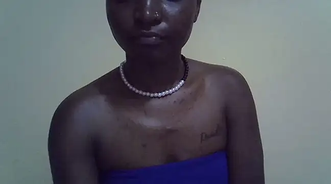 petite 12 online show from March 2, 2025, 9:22 pm