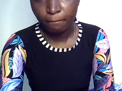 petite 12 online show from March 21, 2025, 10:28 pm