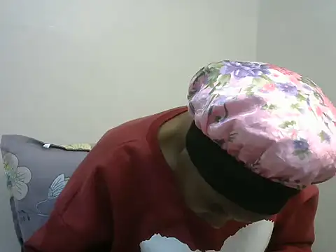 StacyGee24 online show from September 25, 2025, 5:49 pm