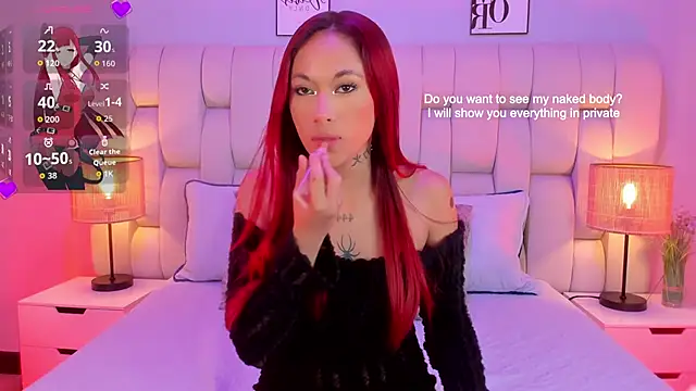 SkinnyFoxy online show from April 14, 2026, 8:04 pm