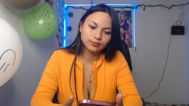 Snapshot of Zafiroweb09 chatting on December 12, 2024, 5:26 pm Zafiroweb09 online show from December 12, 2024, 5:26 pm