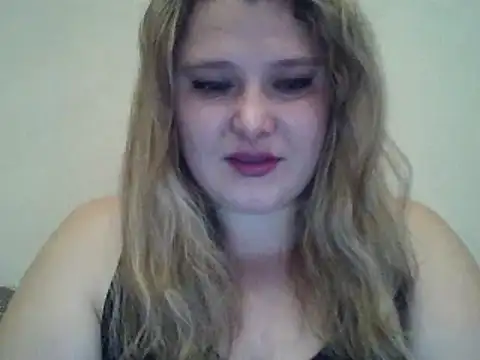 Snapshot of ParisMimi chatting on November 28, 2025, 8:39 am ParisMimi online show from November 28, 2025, 8:39 am