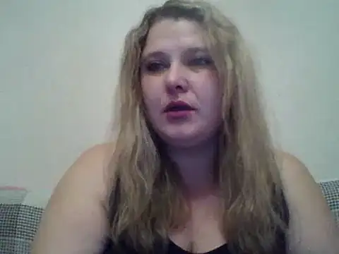 Snapshot of ParisMimi chatting on December 2, 2025, 9:25 am ParisMimi online show from December 2, 2025, 9:25 am