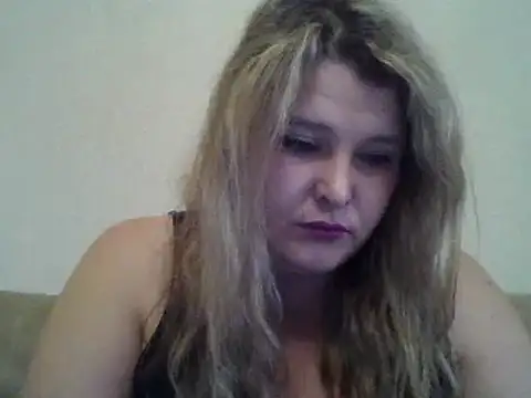 Snapshot of ParisMimi chatting on December 17, 2025, 8:53 am ParisMimi online show from December 17, 2025, 8:53 am