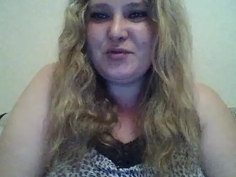 ParisMimi online show from June 10, 2026, 9:14 pm