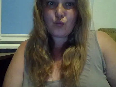 ParisMimi online show from June 25, 2026, 11:31 pm