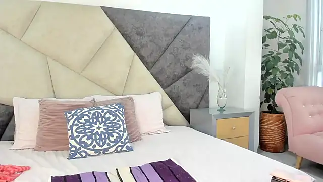 BarbaraKnox  online show from December 26, 2024, 12:05 pm