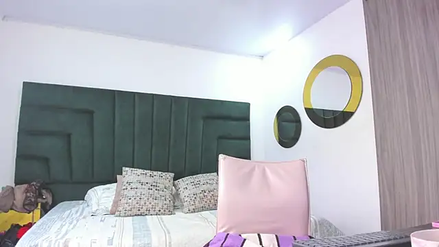 BarbaraKnox  online show from January 12, 2025, 12:01 pm