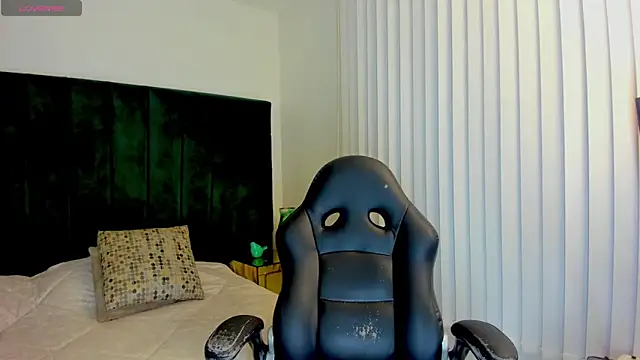 BarbaraKnox  online show from February 25, 2026, 6:28 pm