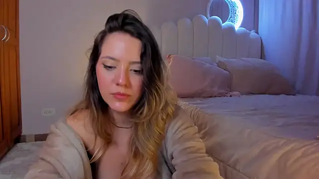 martinaaricci online show from November 20, 2025, 12:44 am