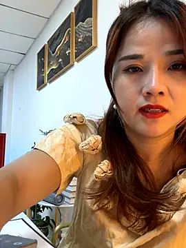 Efangfang online show from November 5, 2025, 11:21 am