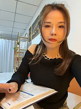 Efangfang online show from February 1, 2026, 11:20 am